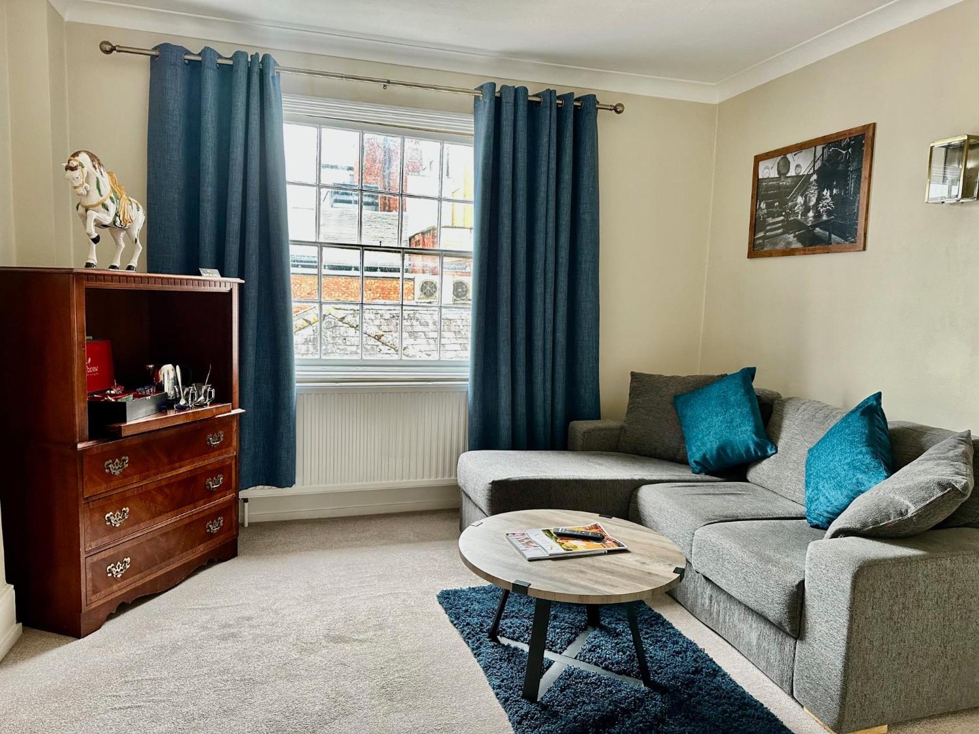 The Angel Posting House & Livery Guildford Esterno foto